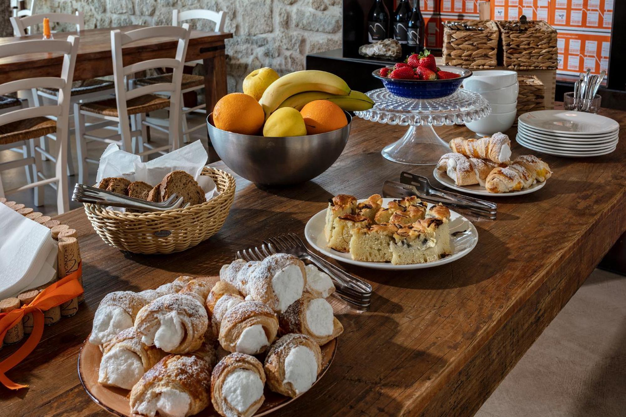 Valdonica Winery Fine Dine & Wine Hotel Sassofortino Exterior photo